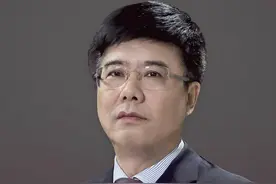 「封面人物」根植陇原担使命 绿色金融守初心——访甘肃银行党委书记、董事长 刘青图片