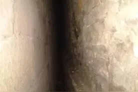 半夜，墙缝中传来阵阵呻吟声，贵阳民警消防赶到现场：快救人图片