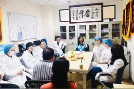 男子为治病使用激素导致肥胖 病愈后却更胖 医生提醒：肥胖还需积极就医干预图片