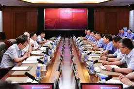罗荣怀到航空工业沈飞和沈阳所检查指导工作图片