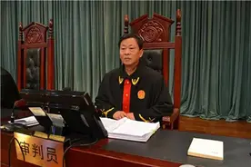 被指胁迫“黑老大”桑中生认罪认罚的法官，已停职检查图片