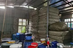 被抓时还在装车！玉林警方捣毁一造假窝点，扣押物品价值10多万图片