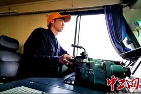 轨道车司机柴利强：为工友绷紧“安全的弦”图片