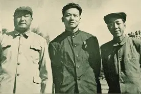 红极一时的歌曲 《大海航行靠舵手》背后的故事图片