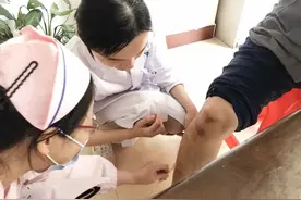 【组团帮扶】指导开展中医适宜技术，传统医疗帮扶暖人心图片