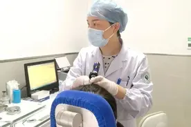 “我吞了一只蜜蜂，喉咙很痛”这样的情况，医生都说头回碰到图片