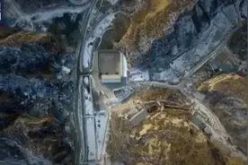时政微视频丨与人民在一起视频封面
