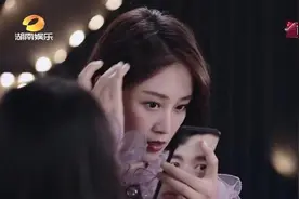 蓝盈莹澄清与李现绯闻：李现手机壳是工作人员的图片