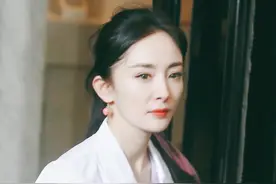 请安排看诊！杨幂邓伦黄明昊《密逃》医生造型路透图片