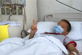 爸爸不幸患上白血病，8岁儿子挺身救父，一句话让大家哭了图片