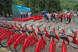 杭州“小红车”进村！首批60辆供余杭青山村村民游客免费用图片