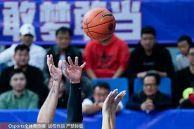 CBA复赛进展：12支球队使用全华班，季后赛首轮单败淘汰图片