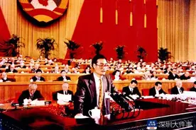 岁宝创始人杨祥波追悼会在深举行，生前热衷教育，捐赠亿元办书院图片