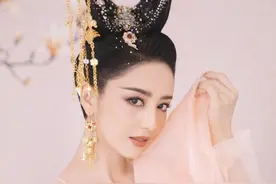 美呆了！佟丽娅古装舞惊艳梦幻，跳舞曾是她的全世界，如今依旧长在她心里图片