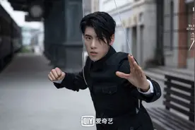 王子异新戏开播粉丝爬墙《怪你过分美丽》上演戏中戏图片