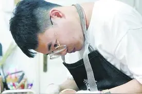 让小孩不再沉迷手机 厦门这位硬核父亲打造出手工版“玩具世界”图片