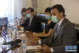 中国一基金会向希腊捐赠病毒检测实验室核心设备图片