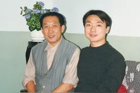康辉自传披露差点被“顶替”上大学，其他被顶替的人后来怎么样？图片