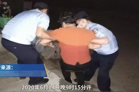 临近中考沉迷游戏，妈妈崩溃跳海被救起，16岁男孩吓得浑身发抖图片
