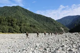 宁舍一条命，不丢半寸土图片