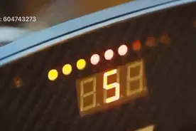 乘风破浪的F1电竞小姐姐 张艺谋小师妹又飒又美太可了图片