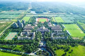 2万人报名仅录取300人 揭秘恒大足校百里挑一的精英突围赛图片