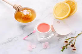 蜜蜜淳：打破你对唇膜的偏见，用户全靠唇膜变忠粉？图片