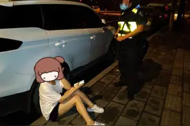 凌晨，杭州姑娘醉倒街头！一群陌生男人守了她一夜图片