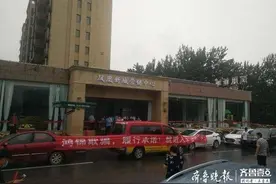 找记者上壹点｜热点学校为啥变村小？学区房目标业主小区讨说法图片