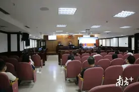 将50公斤松油醇倒掉导致河道污染！深圳首宗地表水环境损害案大鹏开审图片