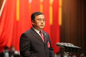 今天上午，蒋万云检察长向临沂市第十九届人民代表大会第五次会议作工作报告图片