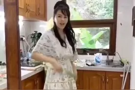 30秒丨会玩！伊能静把“姐姐”主题曲跳成了“大葱舞”视频封面