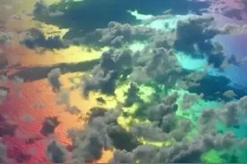 彩虹色的大海你见过吗？图片