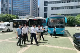 深圳市政协主席戴北方调研开沃汽车图片