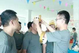 关注｜特别的军营“集体生日趴”，这波操作很暖心图片