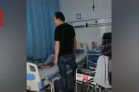 儿子用拖鞋抽打病床上的父亲，护士在一旁劝阻无果，警方回应：涉事男子已被行政拘留图片