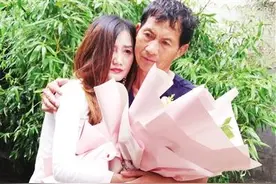 一个千里之外的求助 一群热心人倾力相助 离散38年 父女团圆在父亲节图片