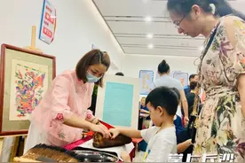 长沙首条公益街开街  2000平米“益条街”一心公益不差钱图片