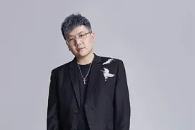 英雄联盟官方解说wAwa：跳出舒适圈，做一个“偏执”的人｜《魔都电竞人》EP04图片