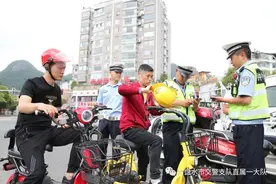 回音壁 |网友反映电动车乱窜乱停现象，钟山交警在行动图片