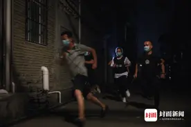 “边境毒战·最美警花”：卧底当“大哥的女人”，抓捕时不顾危险与男毒贩扭打图片