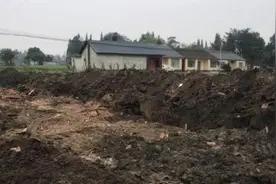 违法占用基本农田，拆！且后果自负图片
