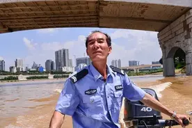 寻找最美辅警丨黄庚有：不同的肩章 同样的担当图片