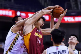 篮球——CBA复赛第一阶段：浙江稠州银行对阵浙江广厦控股图片