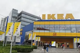 降3500元的沙发，4折的英伦乡村风被套，还有“白送”的小物件……一年一度宜家夏季大减价29日就结束了！冲鸭图片