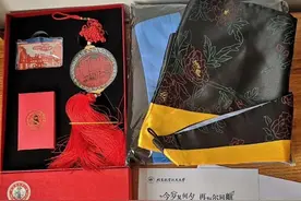 北航给毕业生邮寄学位服 可任意一年返校参加学位授予仪式图片