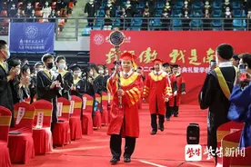 南航校长深情寄语2020届毕业生：带着大气、正气、豪气，乘风破浪，勇敢航行图片