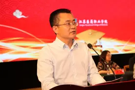 毕业季·校长寄语㉔江苏医药职业学院院长陈国忠：坚守医者初心，砥砺奋进前行图片