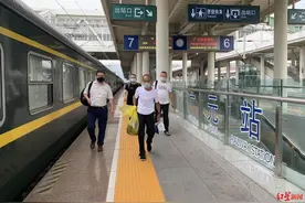 破解流浪男子蹊跷身世，甘肃男子漂泊25年终回家图片