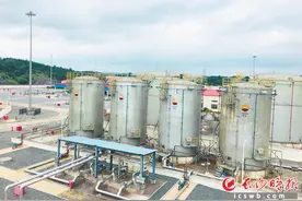 “上天入地”拧紧石油管道安全阀 兰郑长管道累计输送近350万吨成品油入湘图片